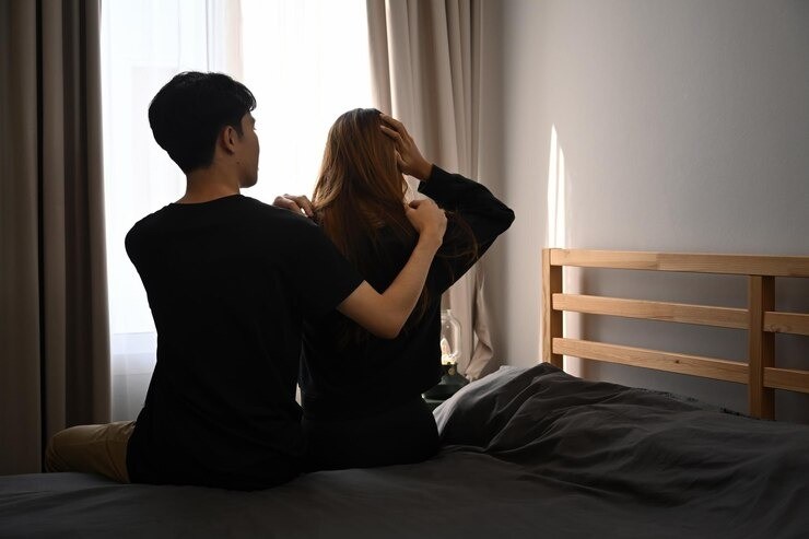 suami berubah setelah punya anak, cinta suami berkurang, istri merasa diabaikan, pernikahan pasca punya anak, curhat ibu muda, komunikasi pasangan, menjaga cinta setelah menikah